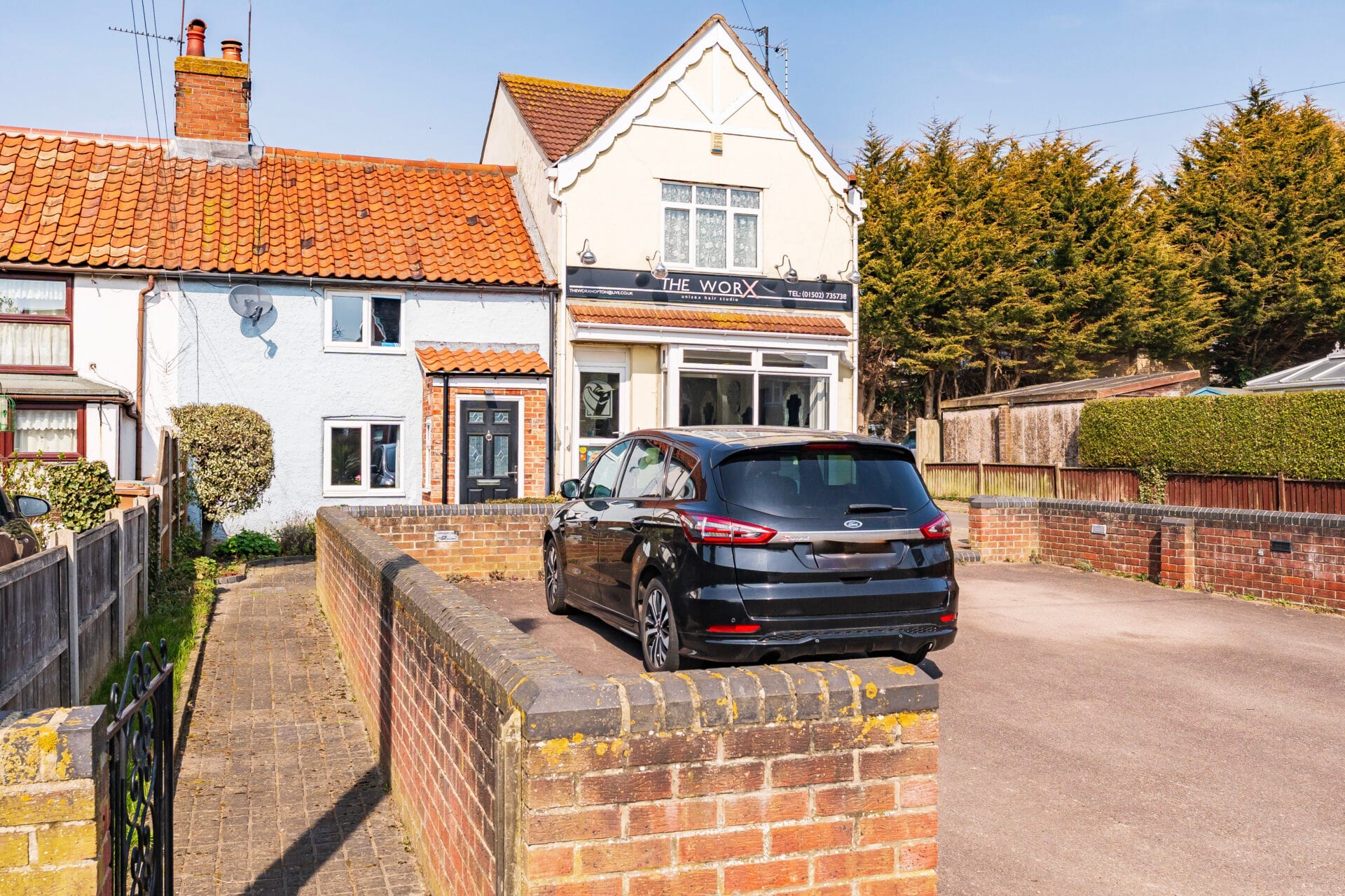 Station Road, Hopton