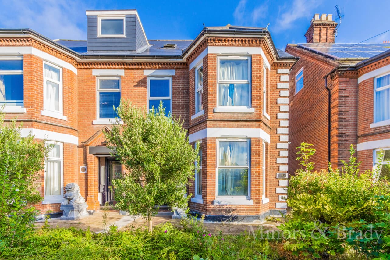 Earlham Road, Norwich, NR2