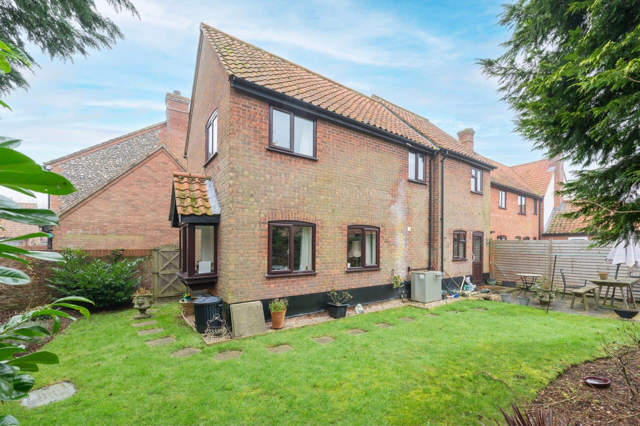 Sandles Court