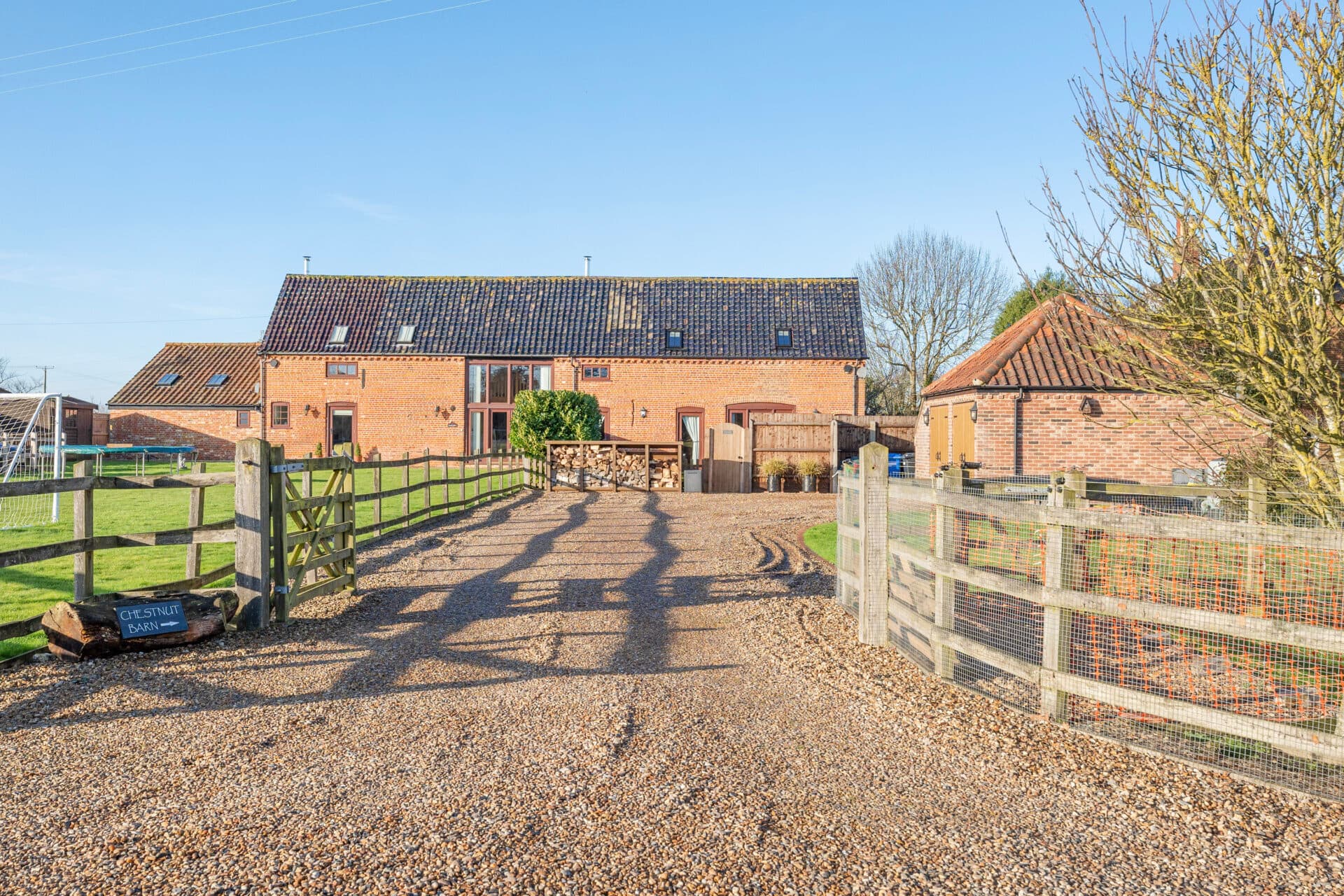 Yarmouth Road, Corton
