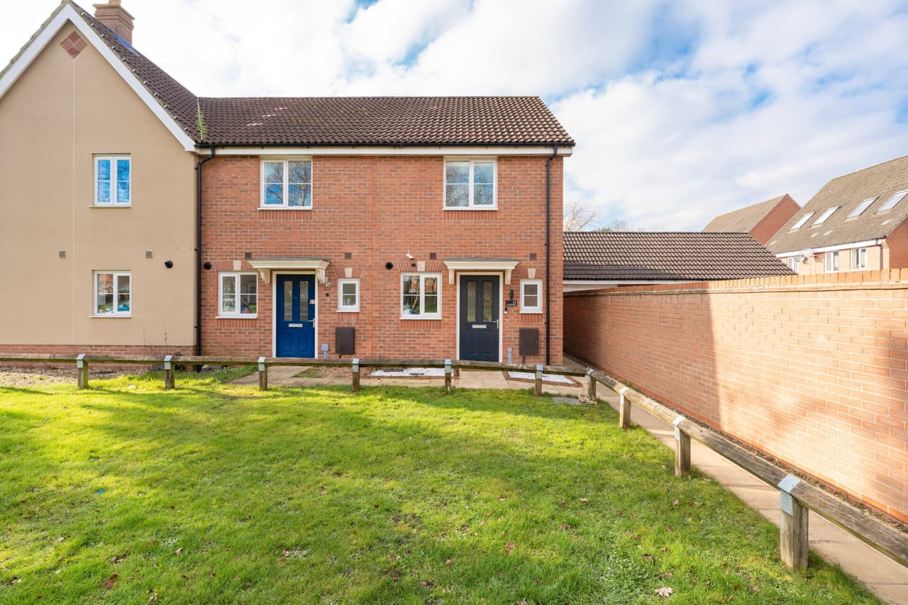 Sunderland Close, Carbrooke