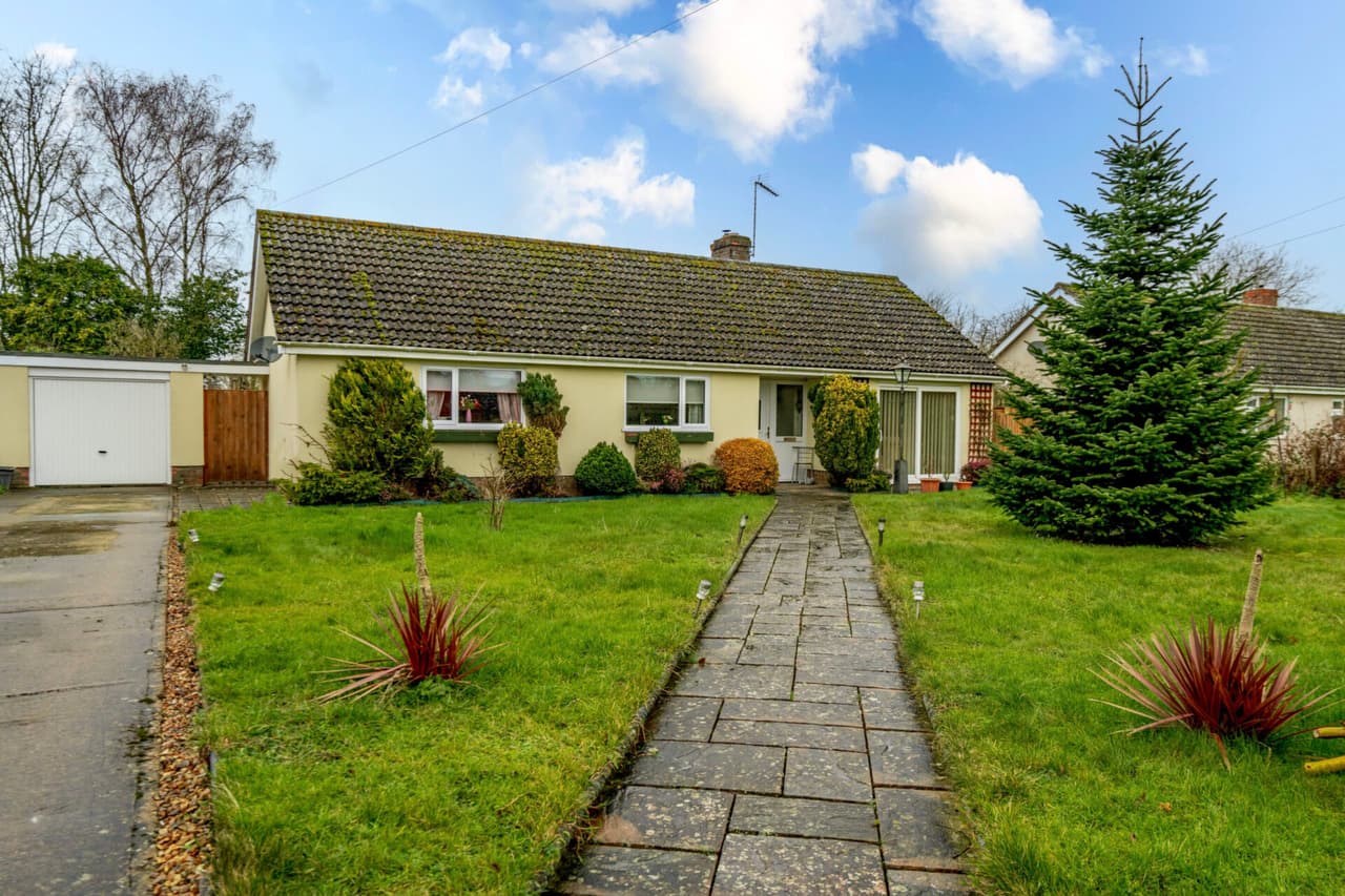 Redlingfield Road, Occold