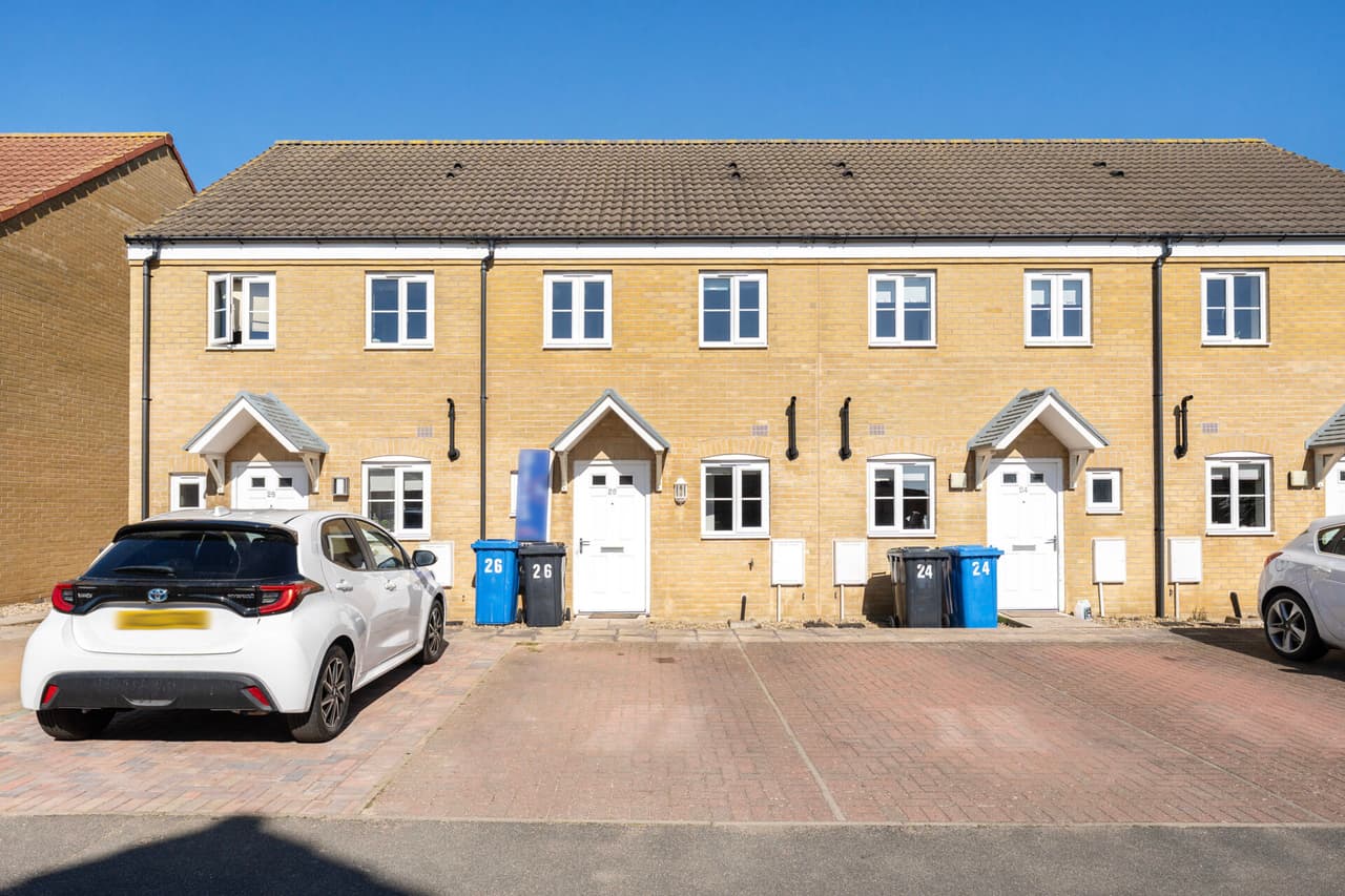 Lupton Close, Oulton