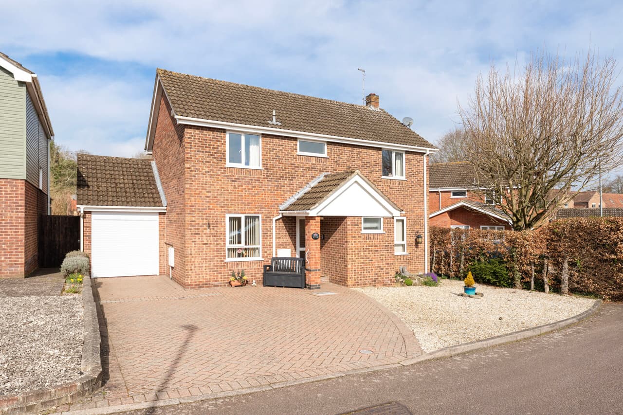 St. Peters Close, Cringleford