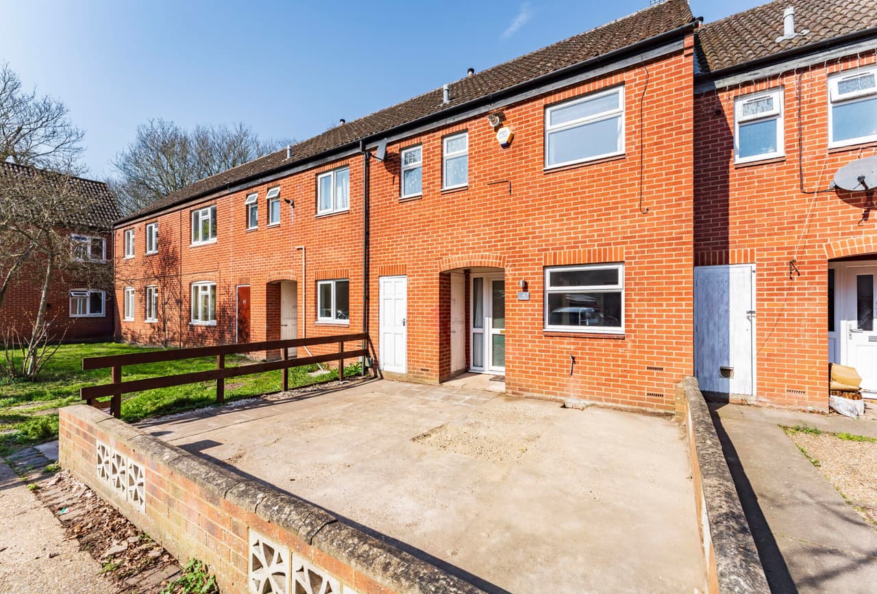 Dogwood Road, Old Catton