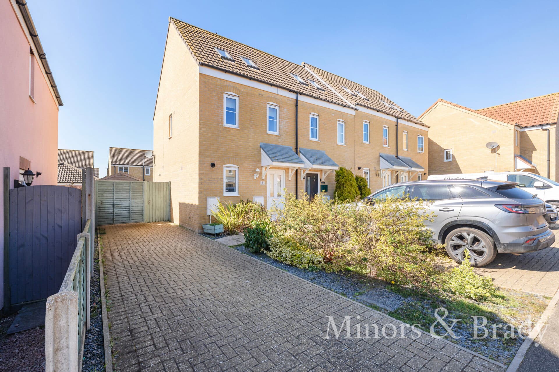 Lupton Close, Oulton