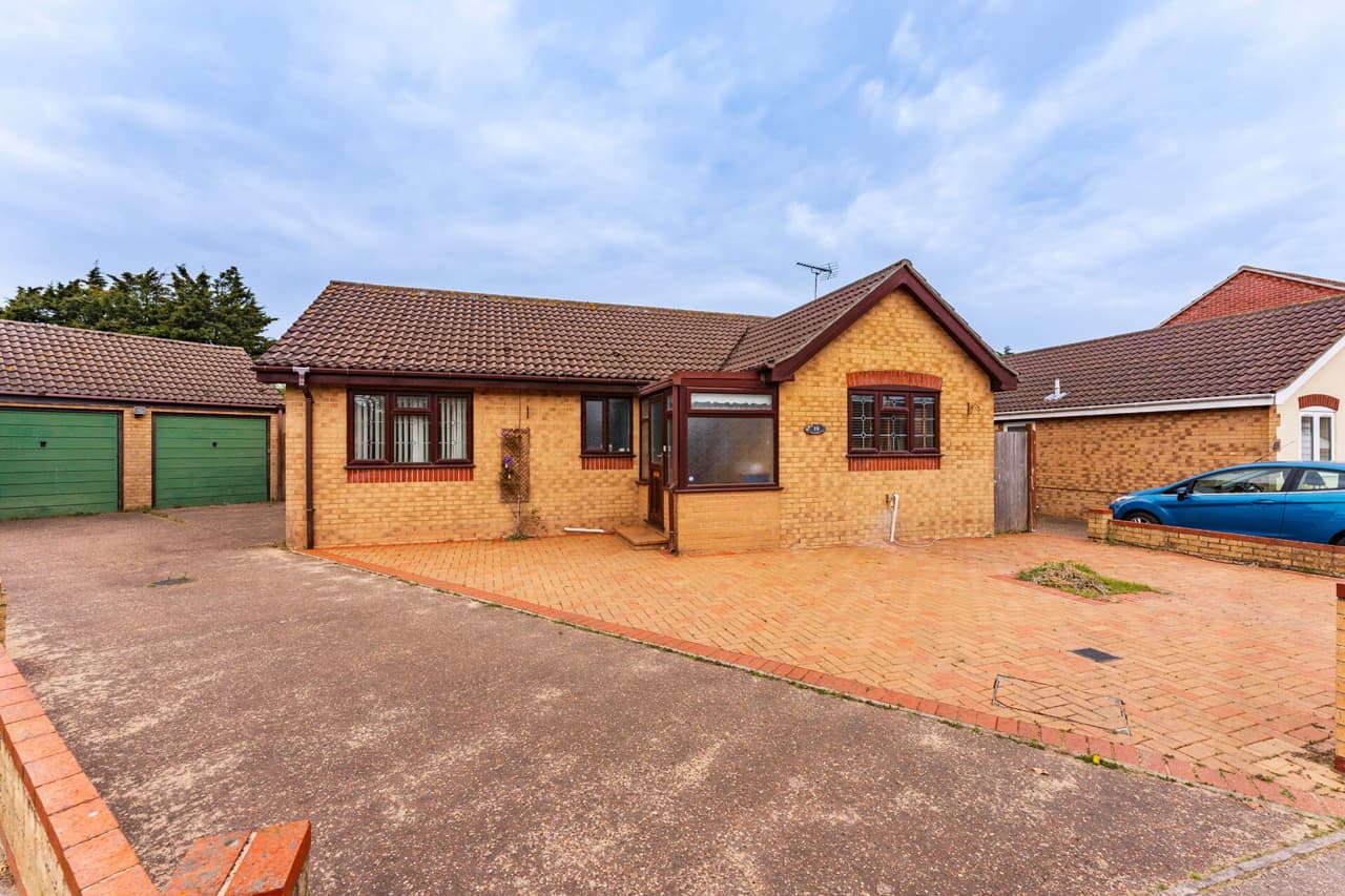 Whimbrel Drive, Bradwell