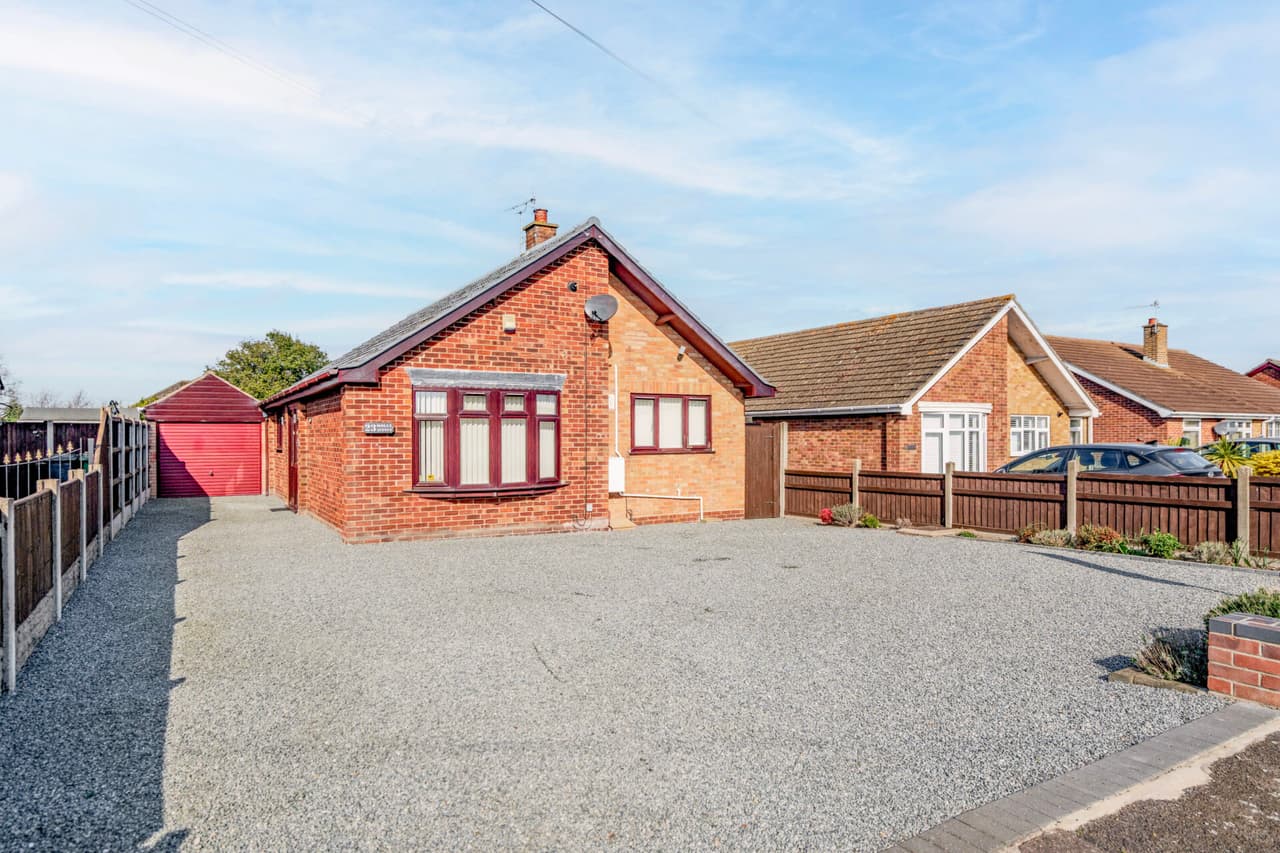 Holly Avenue, Bradwell