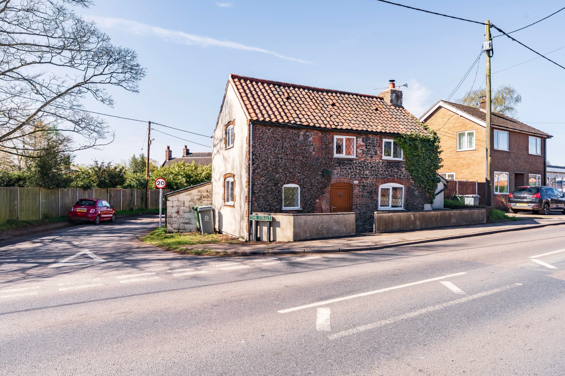 Fakenham Road, Lenwade, NR9
