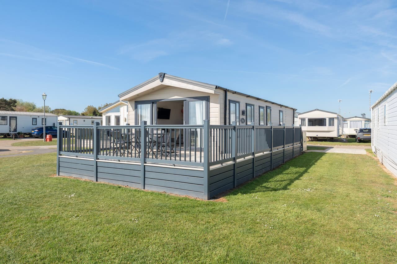 Broadland Sands, Coast Road