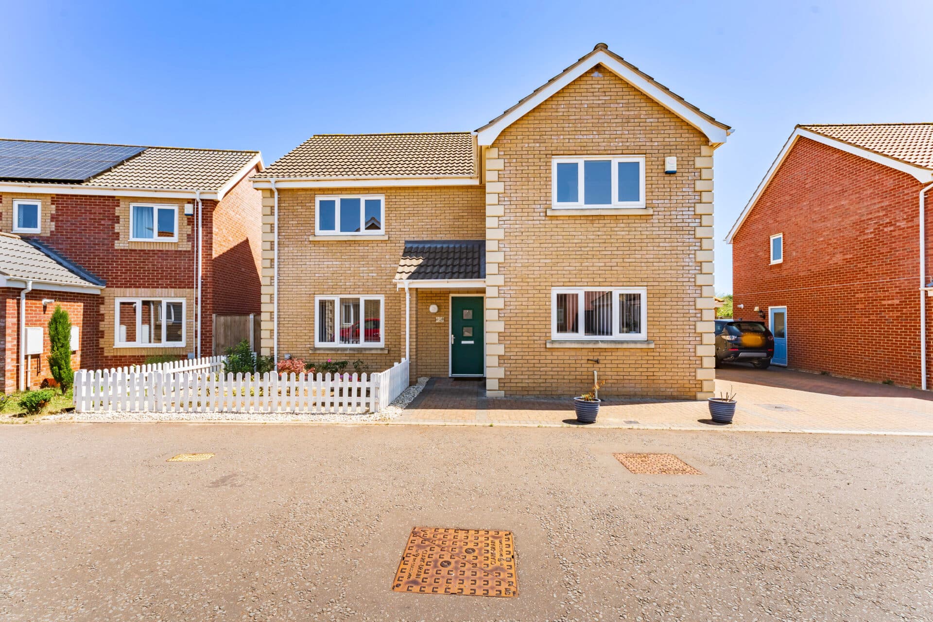 Kings Drive, Bradwell