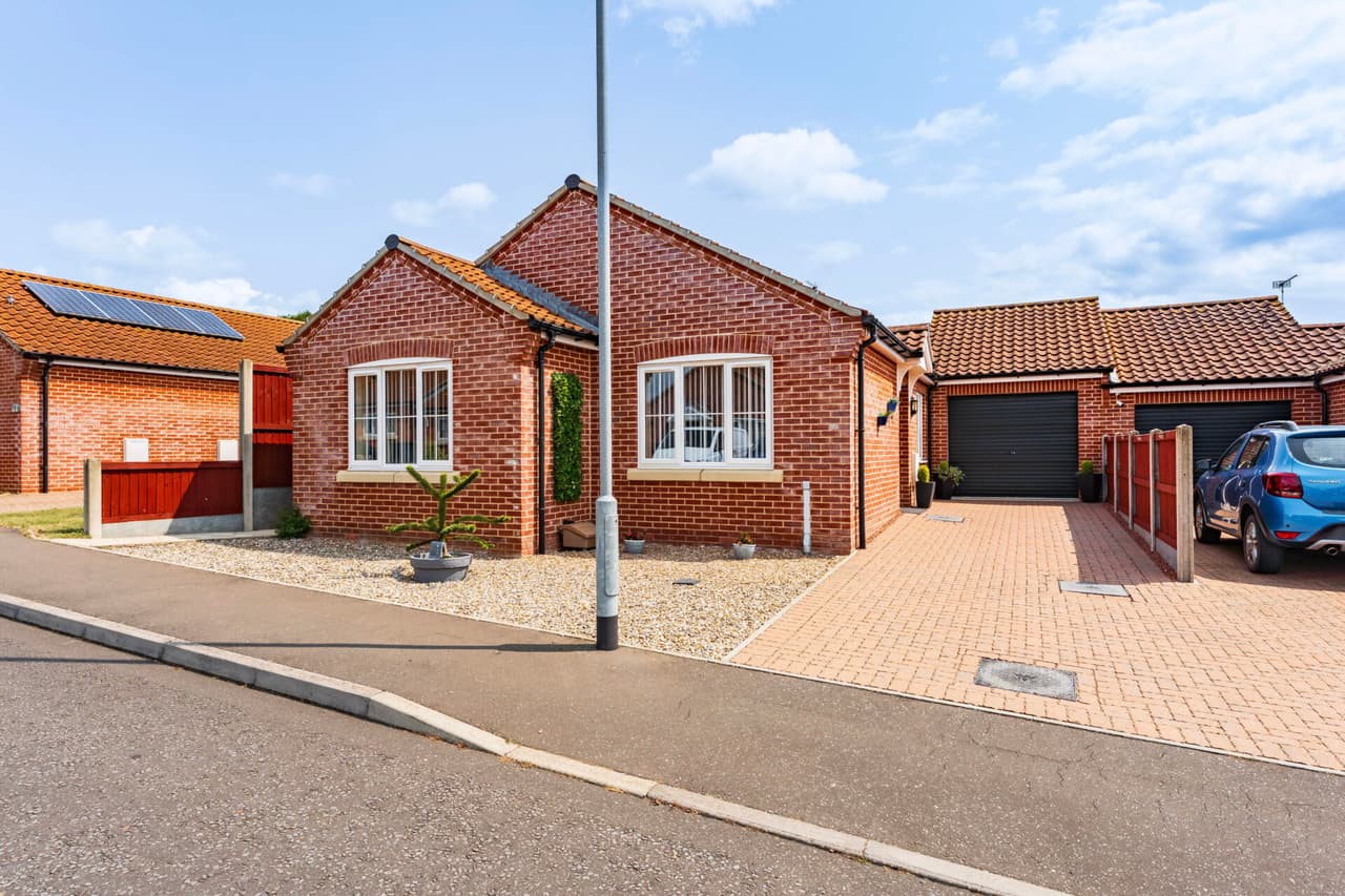 Teulon Close, Hopton