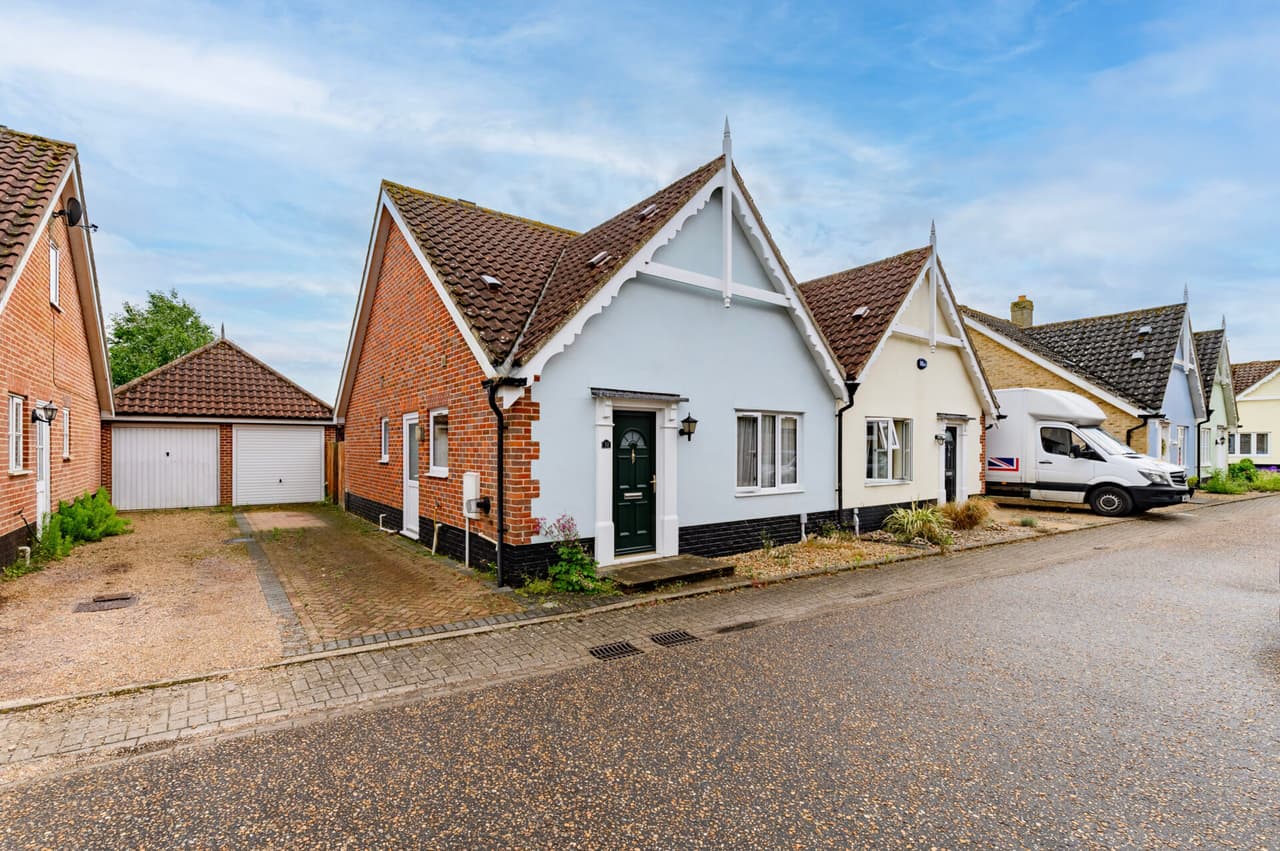 Muir Drive, Hingham