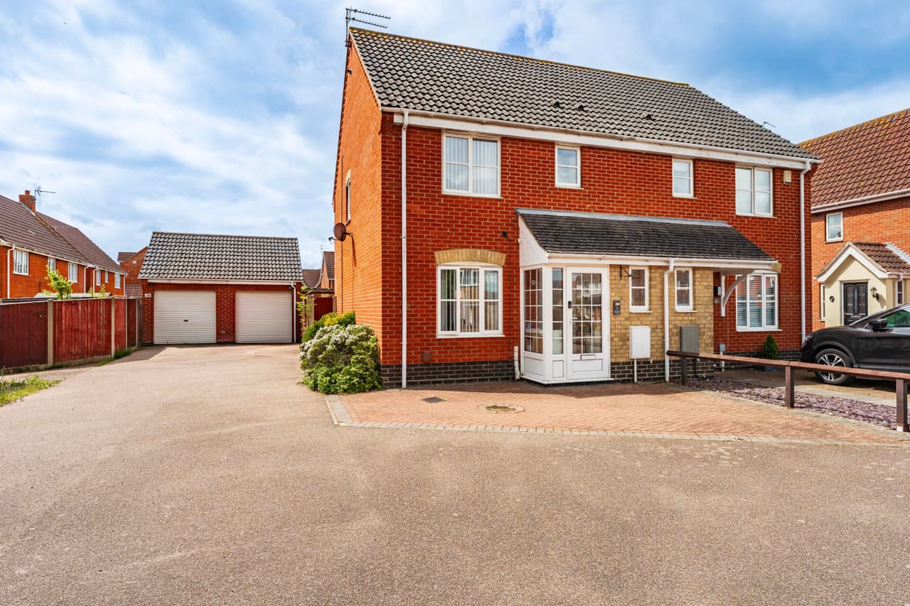 Wainwright Close, Lowestoft