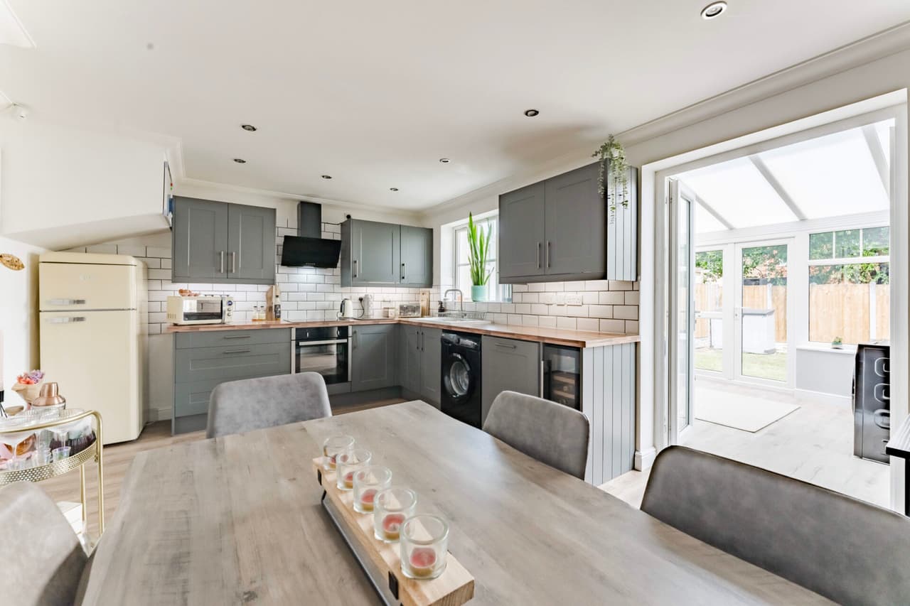 Stirling Road, Catton