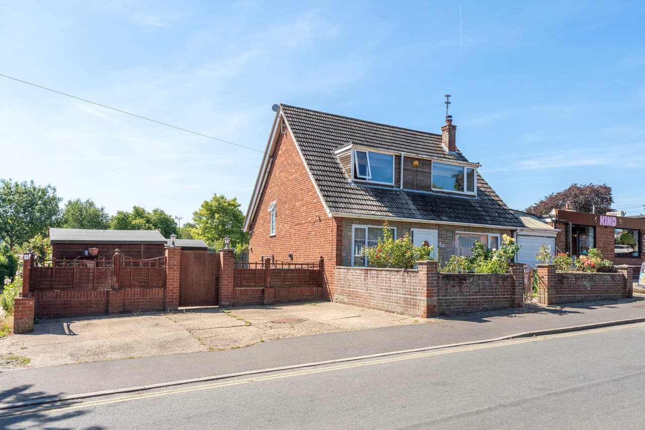 Oval Road, Costessey