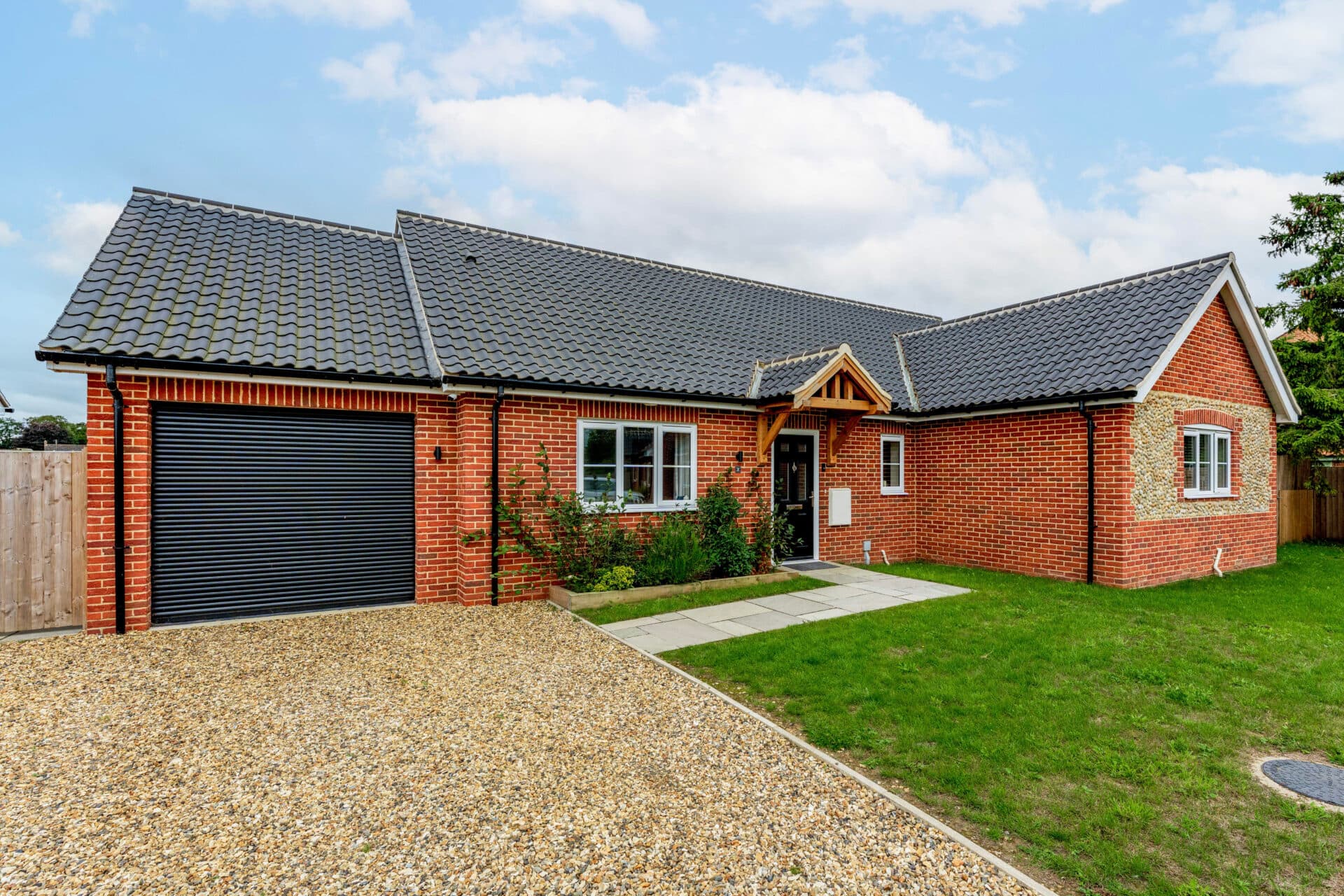 Fallowfield Loke, Shropham