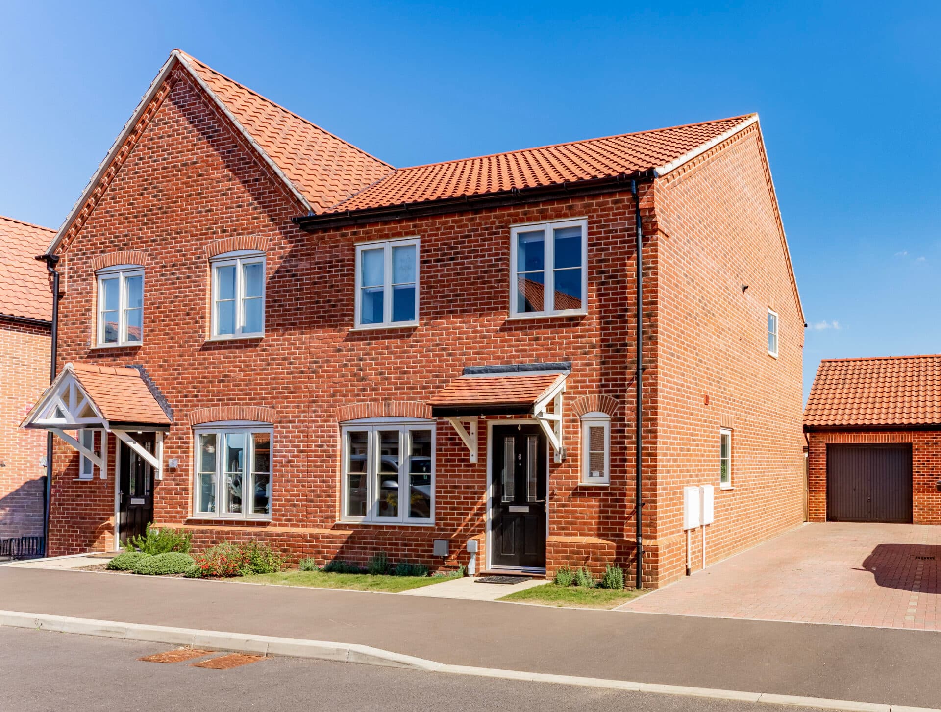 Robin Close, Holt