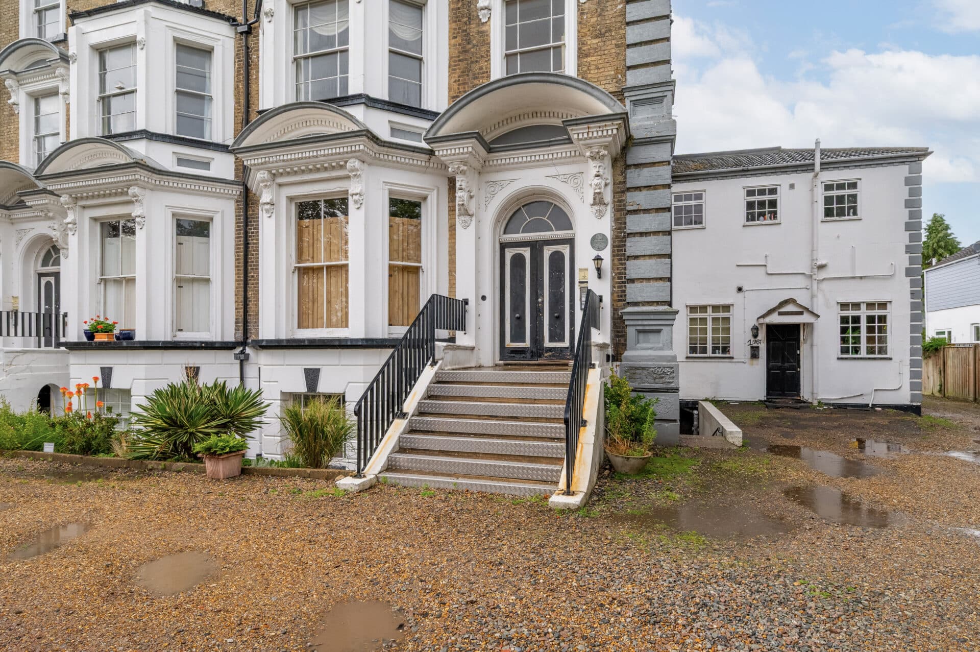 Wedgewood Court, North Parade