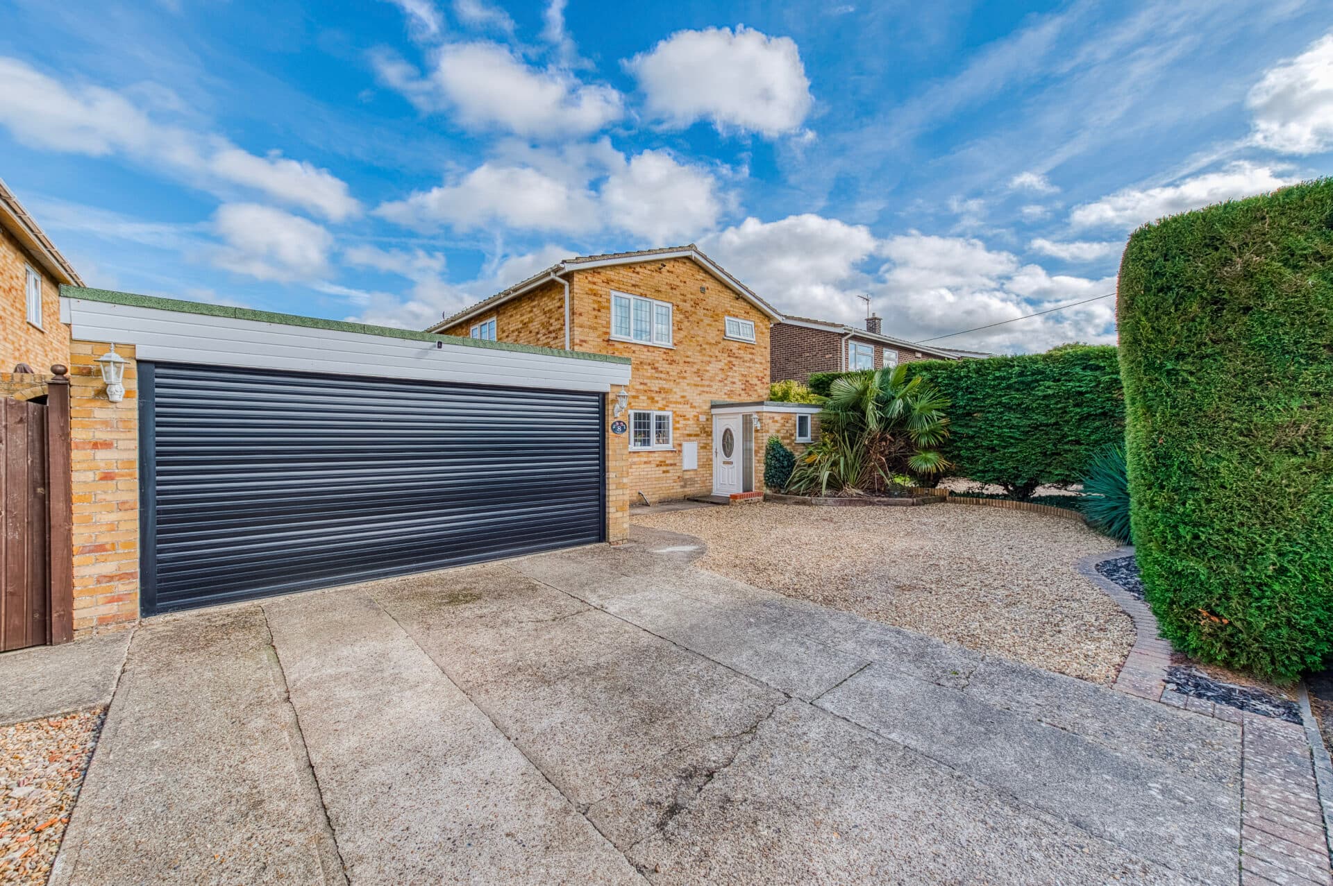 Lewis Drive, Roydon