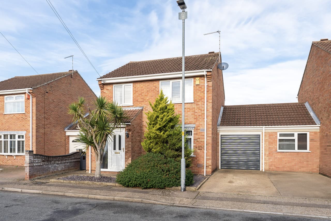 Falkland Way, Bradwell