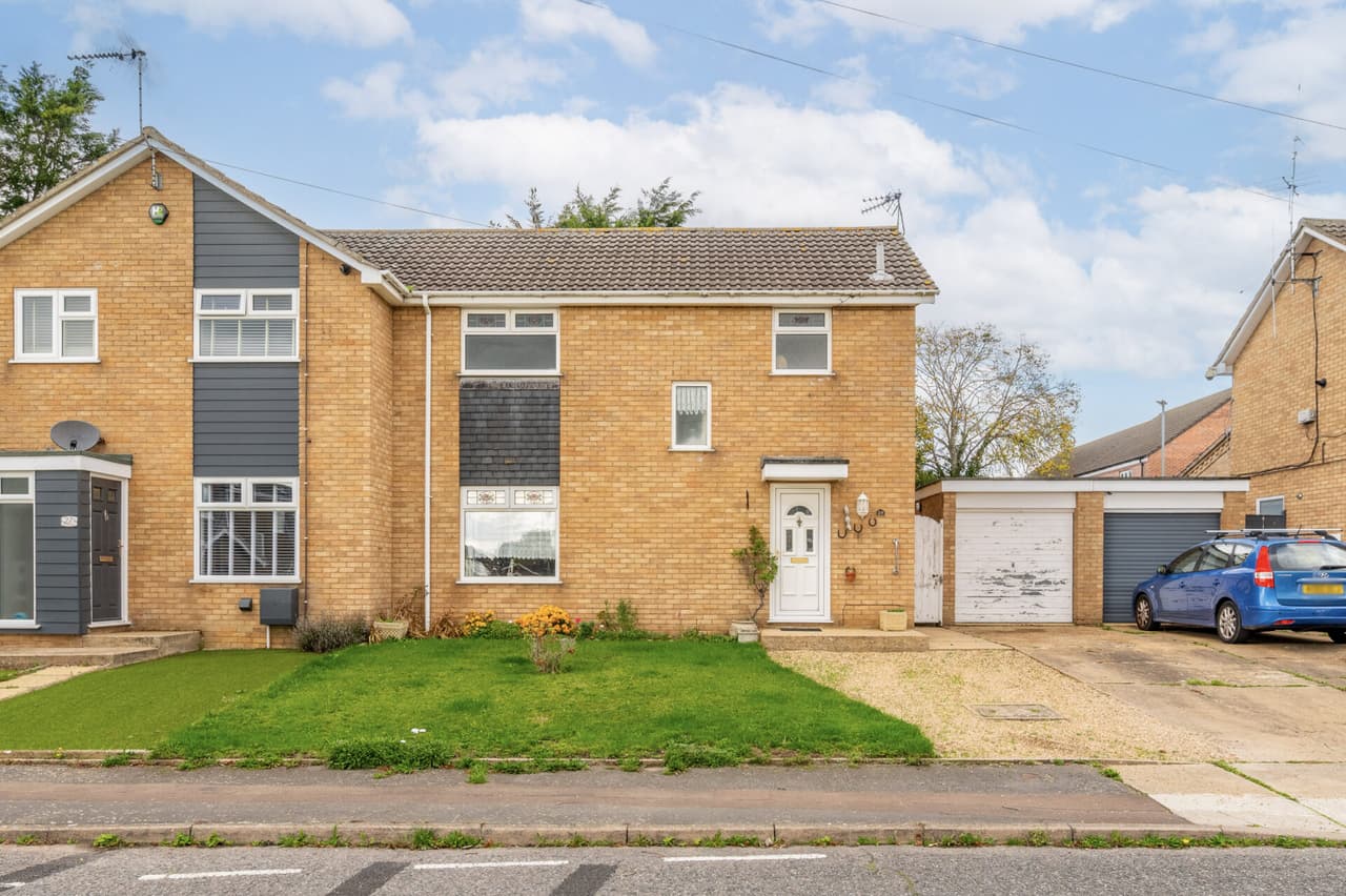 Grampian Way, Oulton