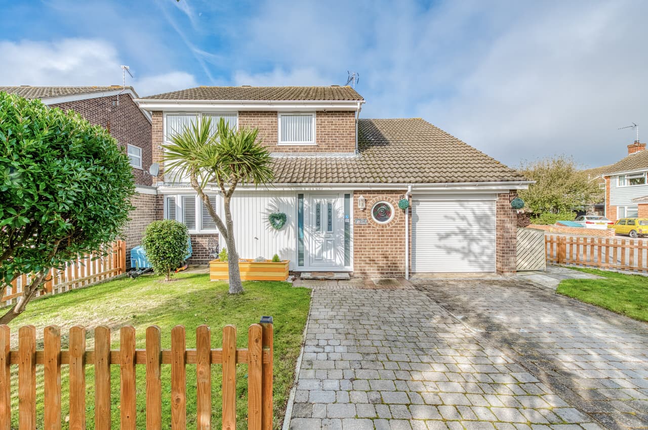 Renoir Place, Gunton