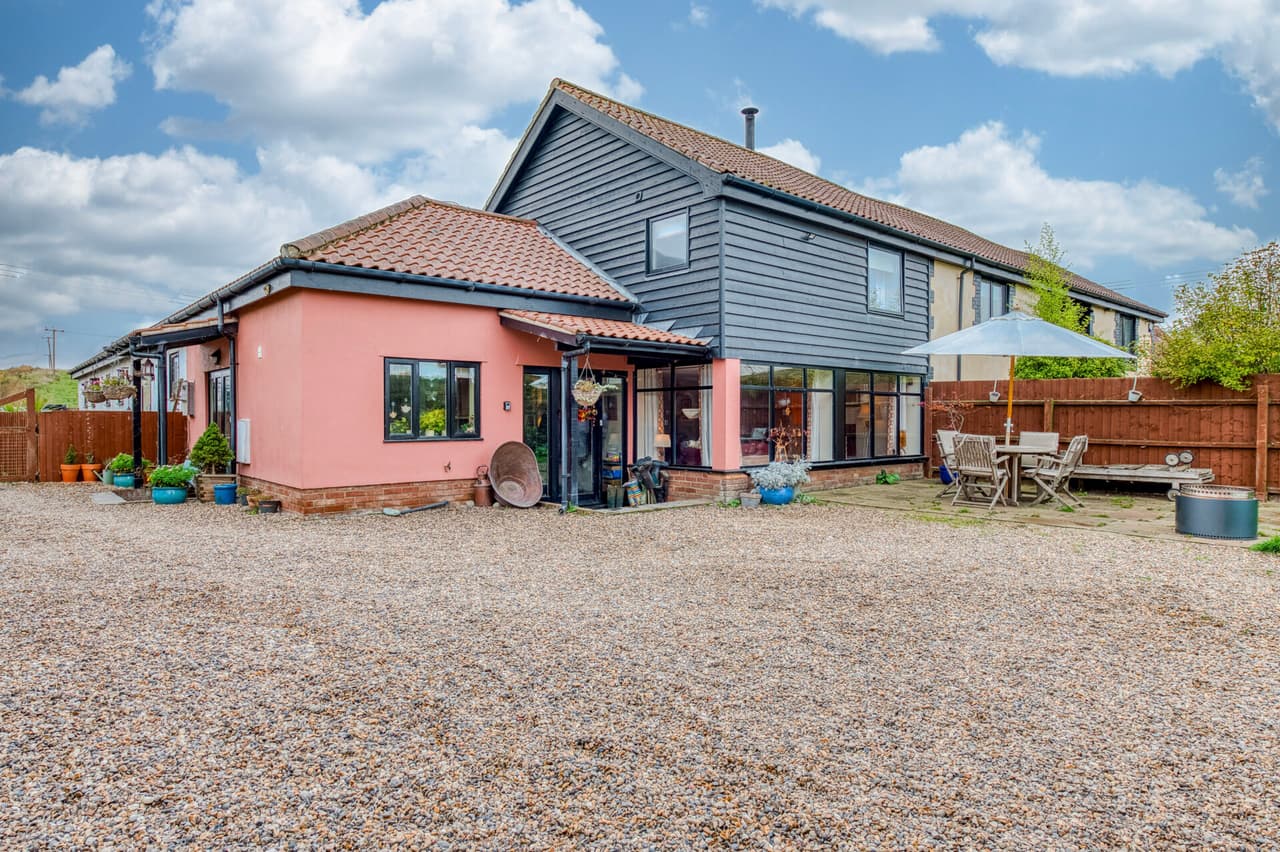 Low Street, Oakley, IP21