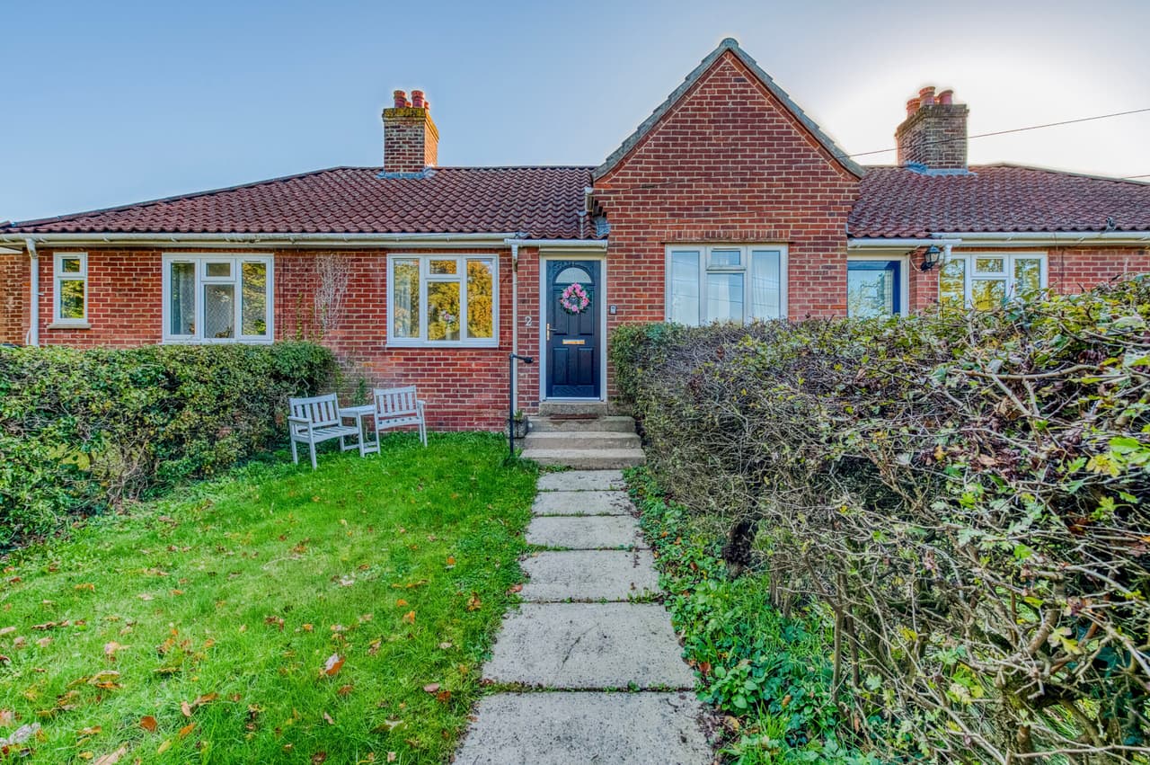 West End, Saxlingham Thorpe