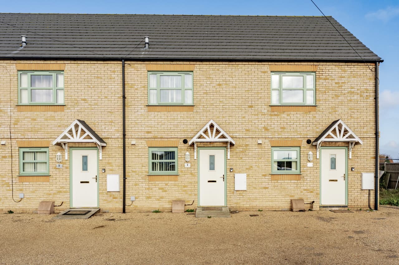 High Road, Burgh Castle