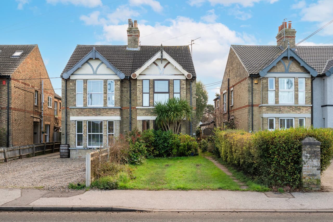 Beccles Road, Oulton Broad South