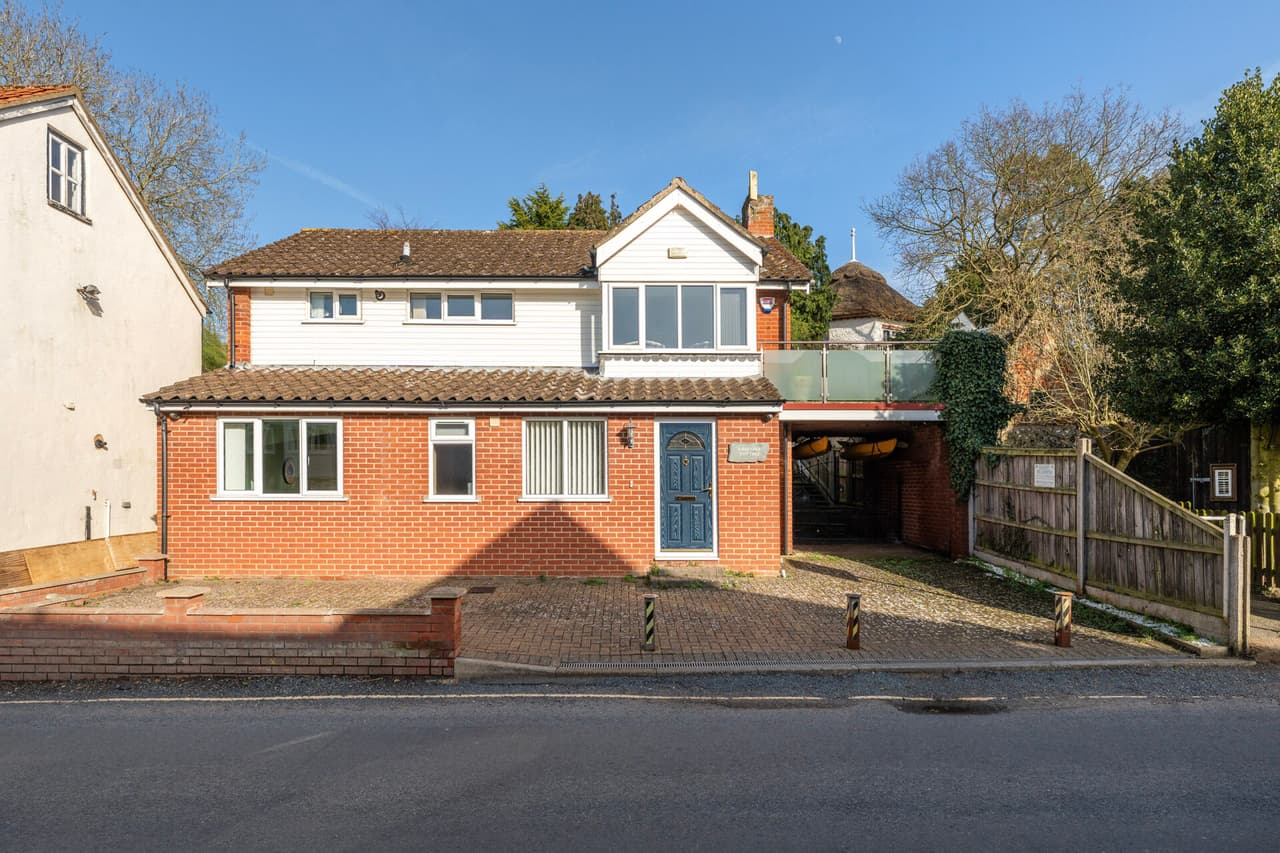 Lower Street, Horning