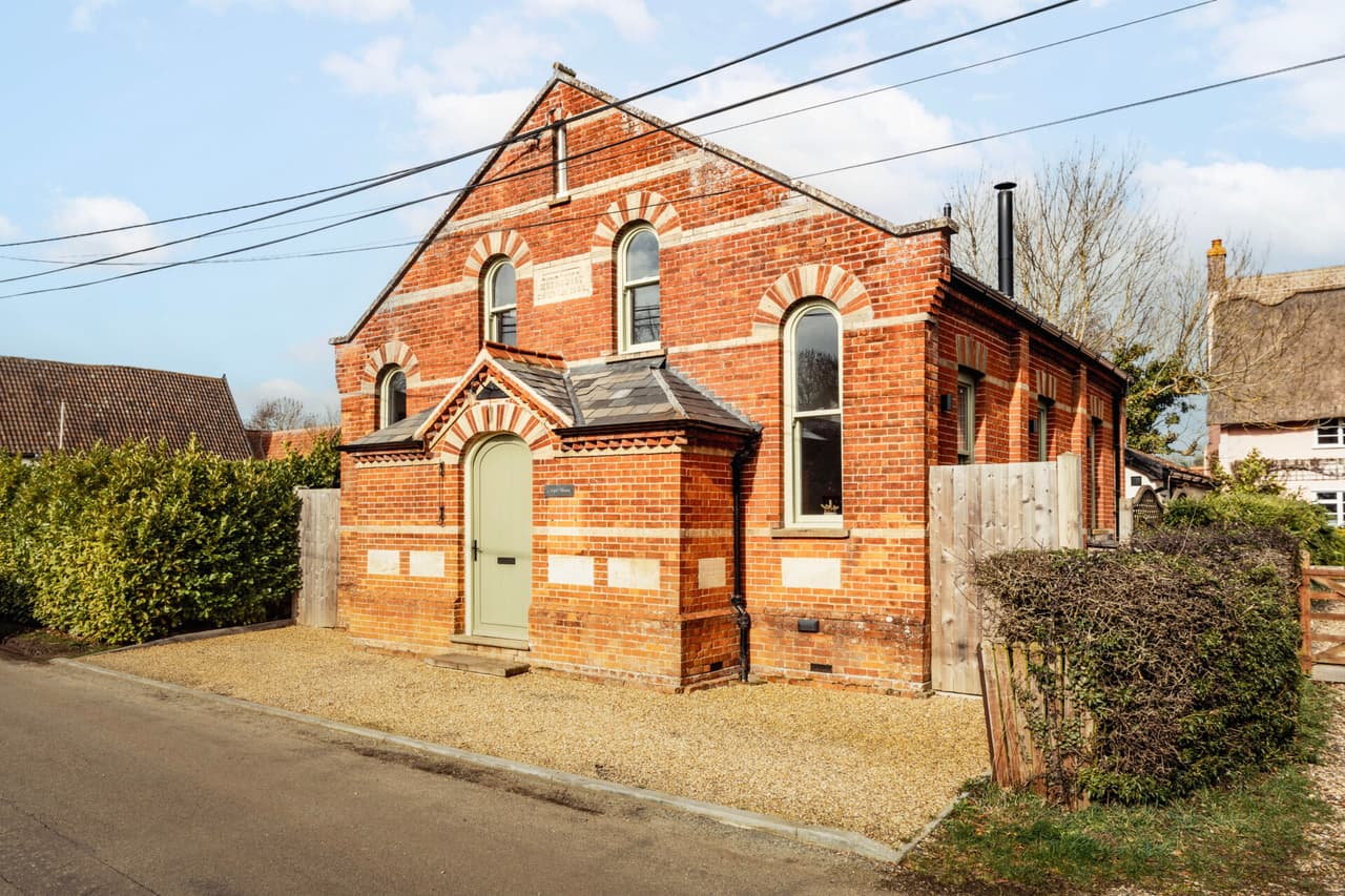 High Road, Bressingham