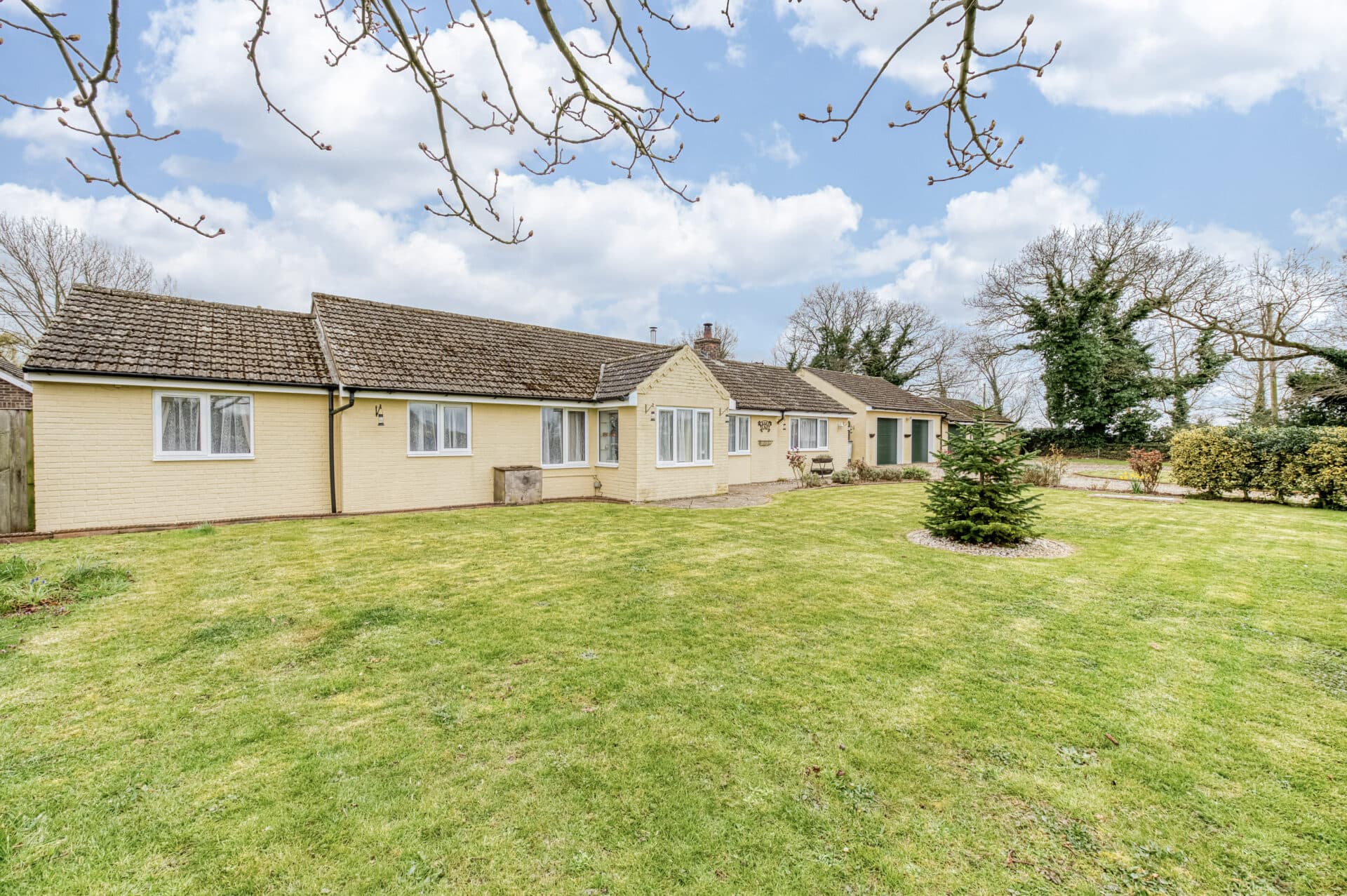 Attleborough Road, Deopham