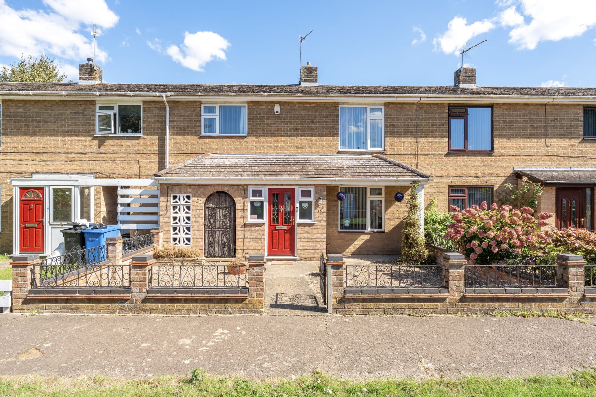 Sale Road, Heartsease