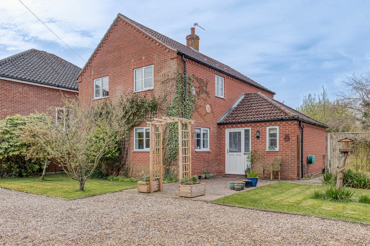 Cross Road, Swanton Abbott