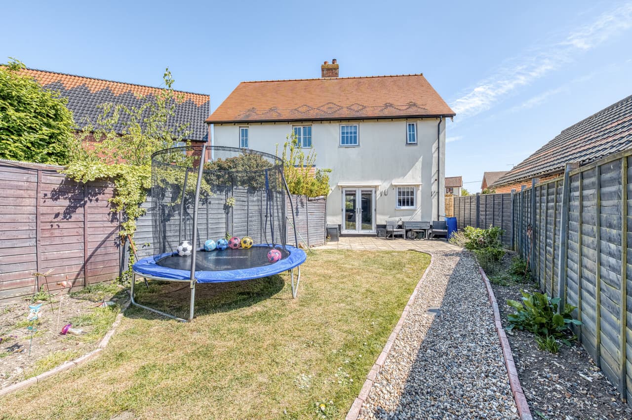 Mellis Road, Yaxley