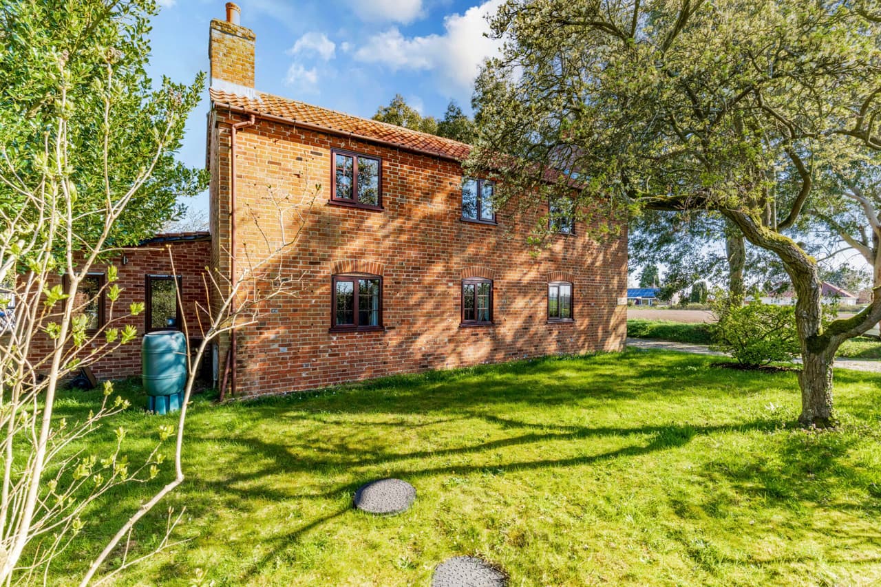 High Street, Marsham