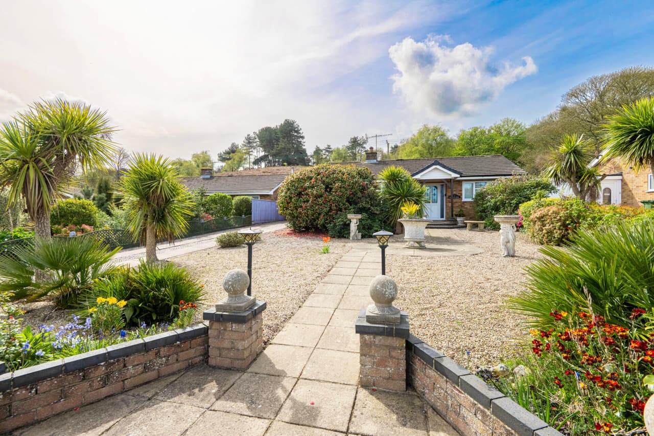 Bracken Avenue, Overstrand