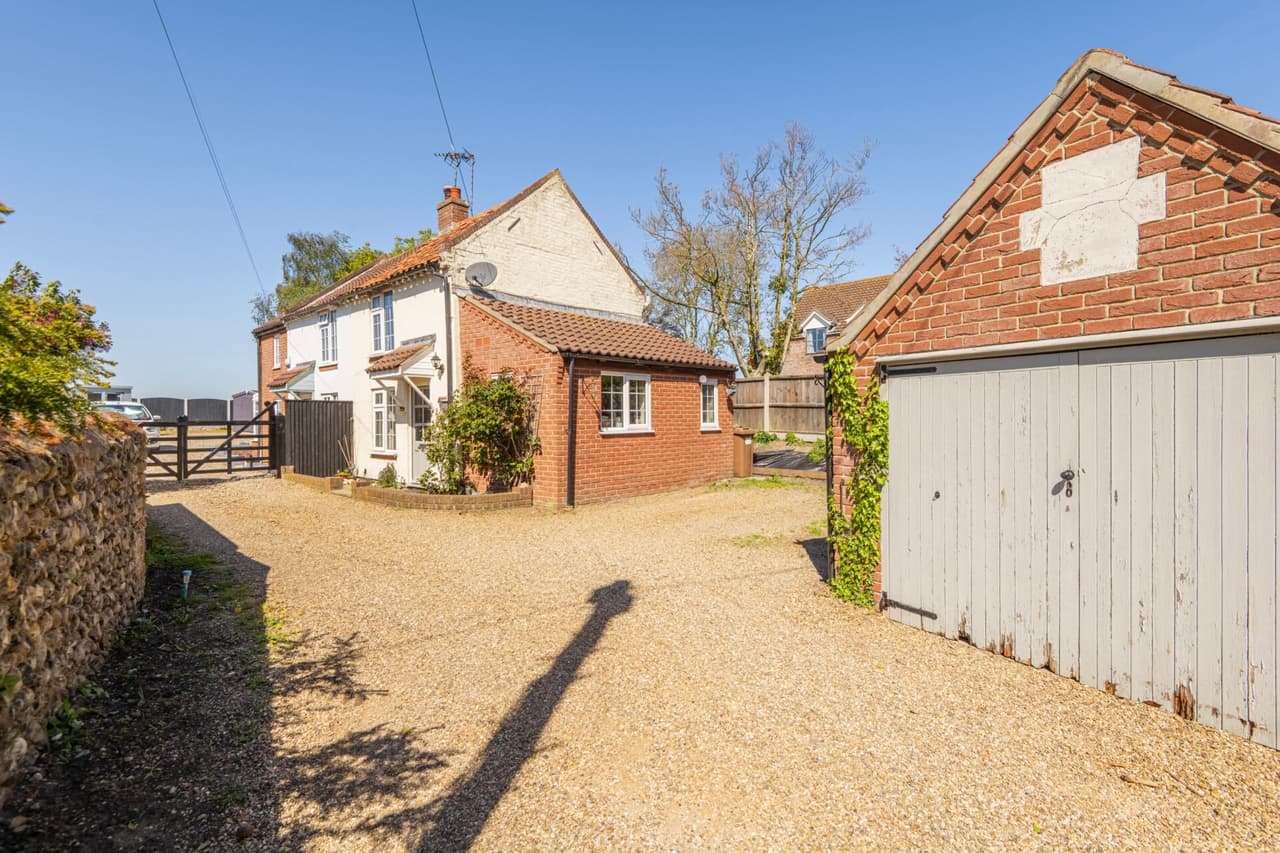 Barn Lane, Runham