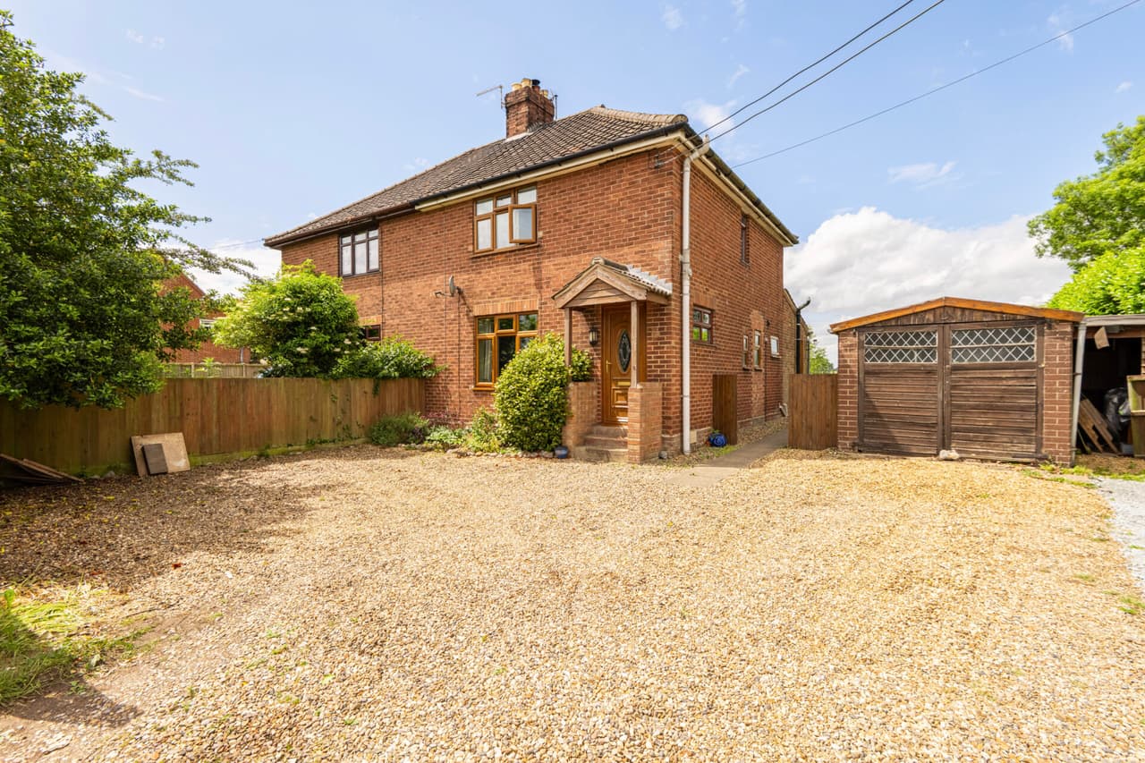 Antingham Road, Southrepps