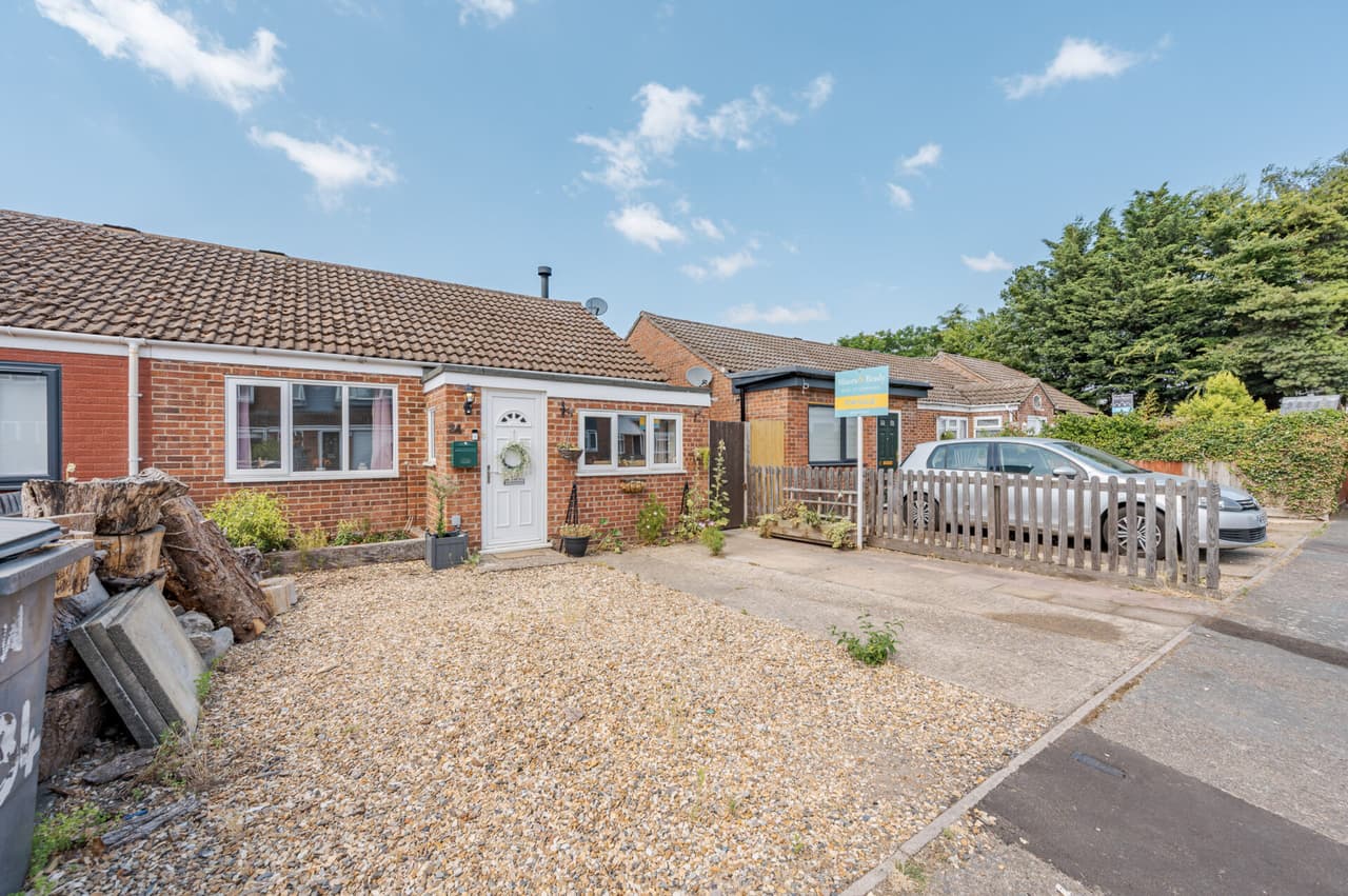 Laburnum Close, Red Lodge