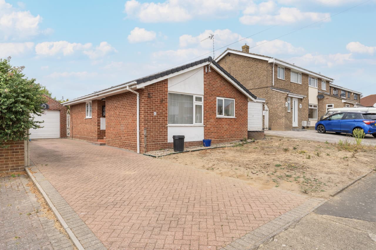 Cambrian Crescent, Oulton