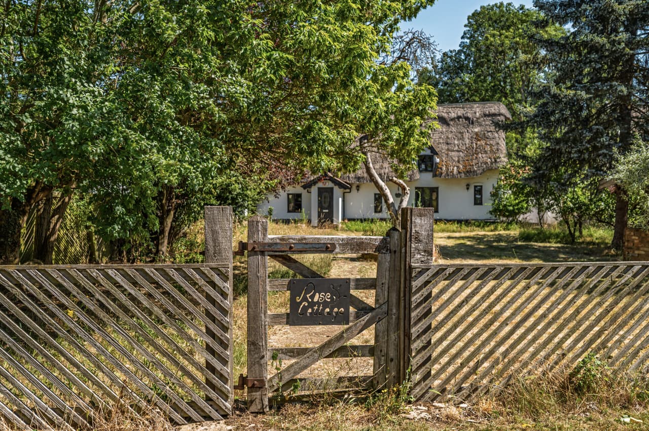 Fen Road, Blo Norton