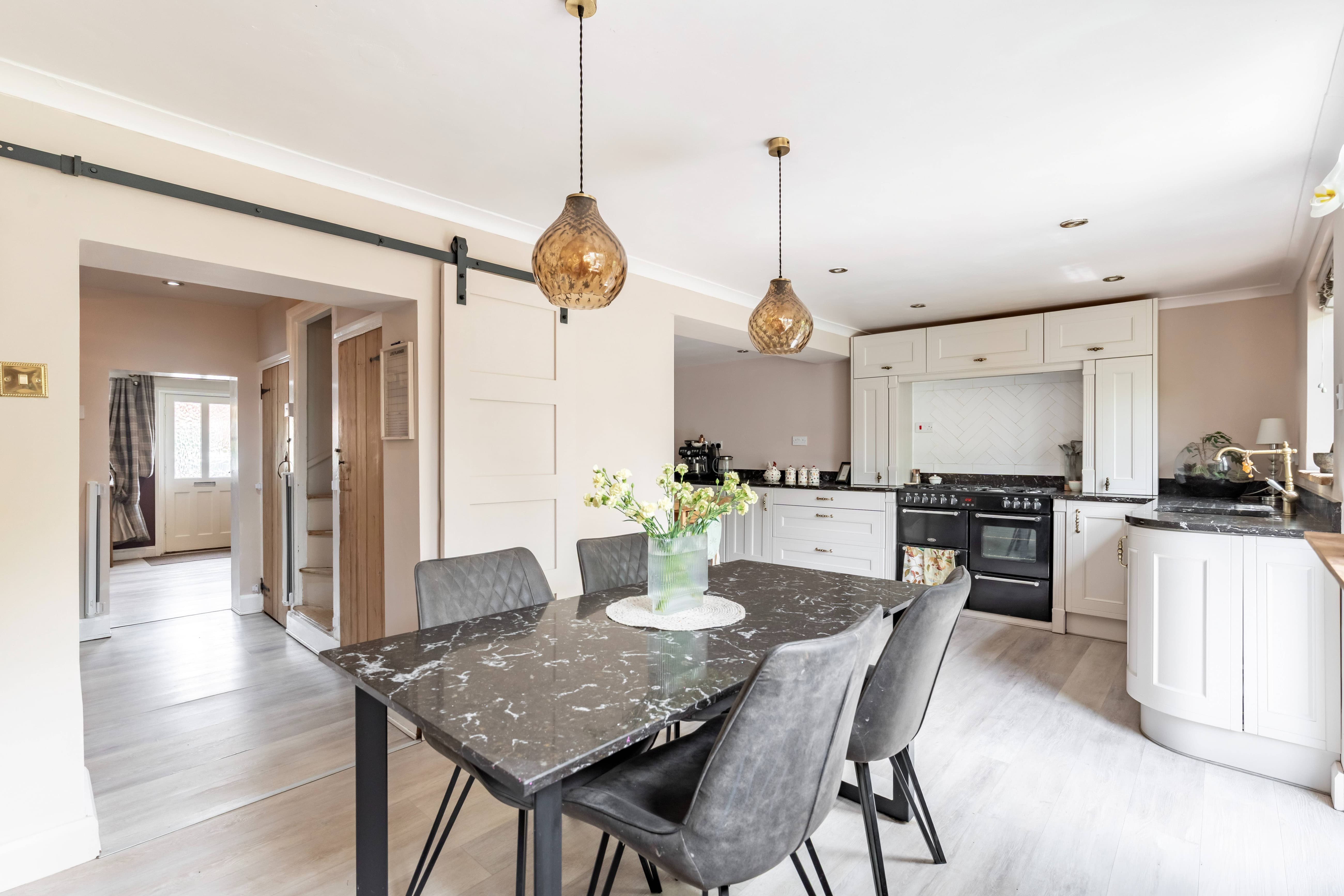 Decorating your rental property: here’s where you stand