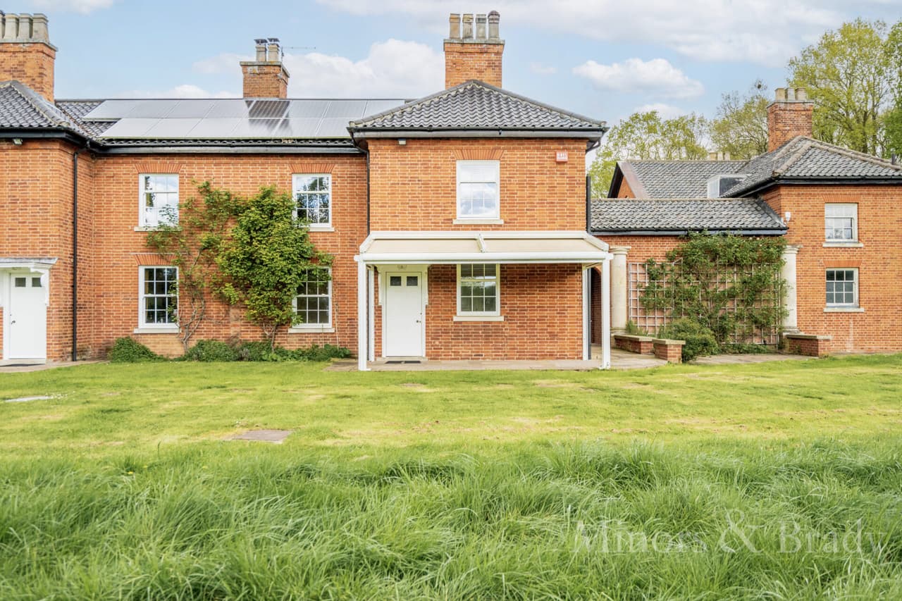 Stableyard, Didlington, IP26