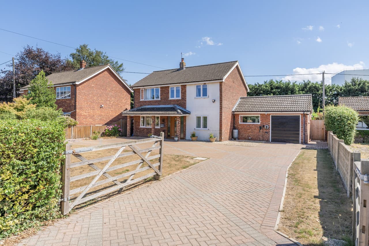 Station Road, Worstead