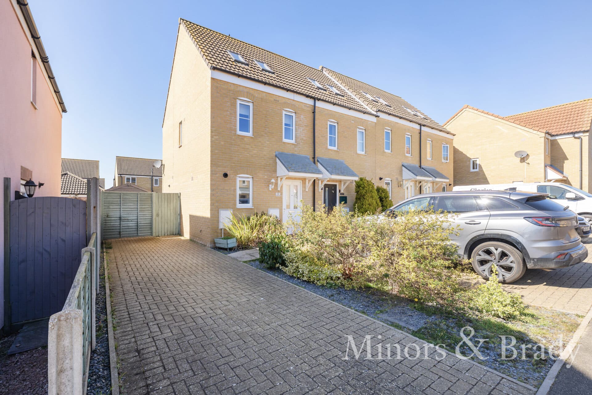 Lupton Close, Oulton