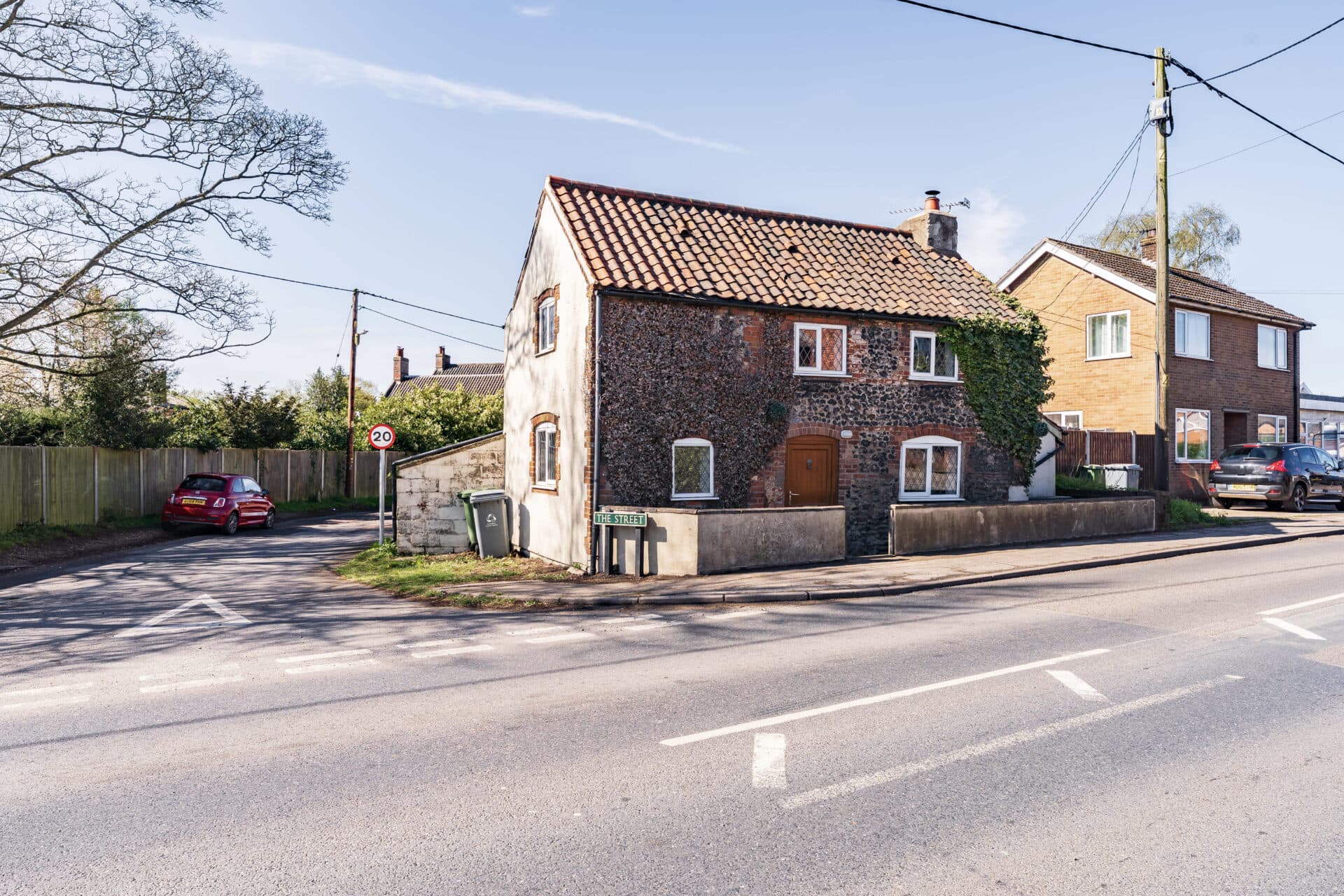 Fakenham Road, Lenwade, NR9