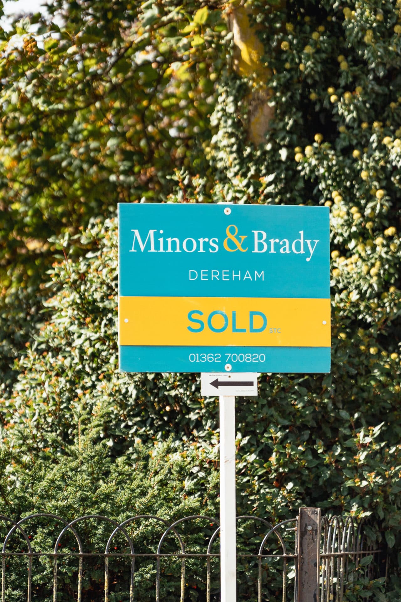 <p>Your property <span style="color:hsl(50,78%,52%);"><i>partners</i></span></p>